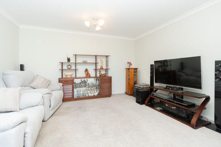 Photo of property in 30 Caversham Drive, Rototuna, Hamilton, 3210