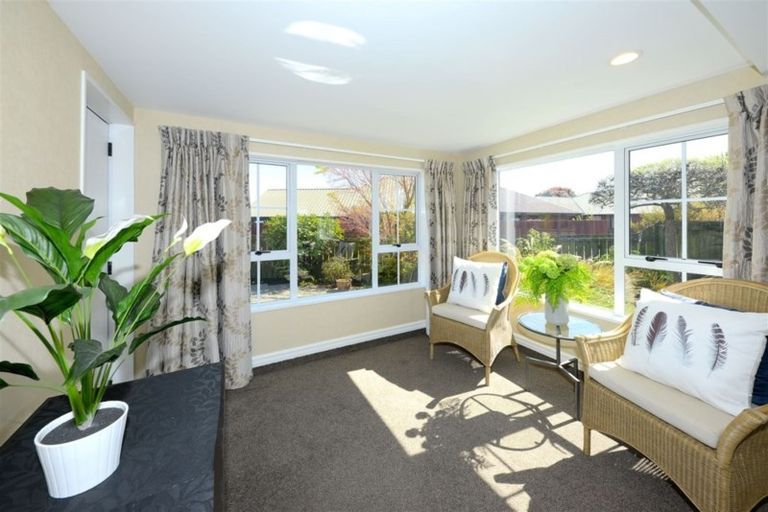 Photo of property in 2 Broadfell Avenue, Avonhead, Christchurch, 8042