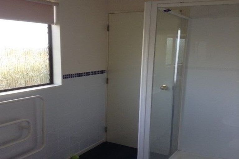 Photo of property in 1 Kotare Street, Waikanae, 5036