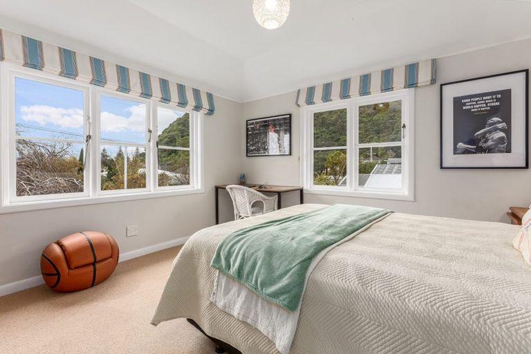 Photo of property in 9 Karamu Street, Eastbourne, Lower Hutt, 5013