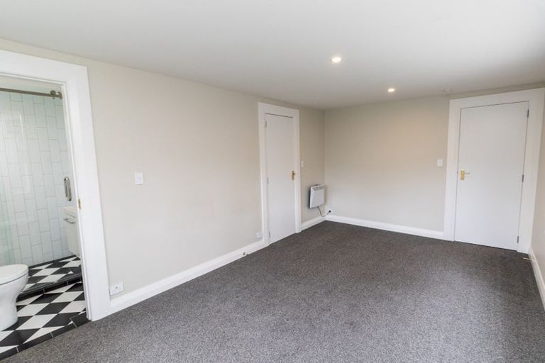 Photo of property in 2/139 Wadestown Road, Wadestown, Wellington, 6012