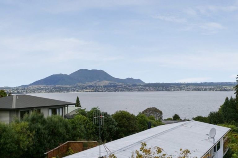 Photo of property in 3b Isobel Street, Acacia Bay, Taupo, 3330