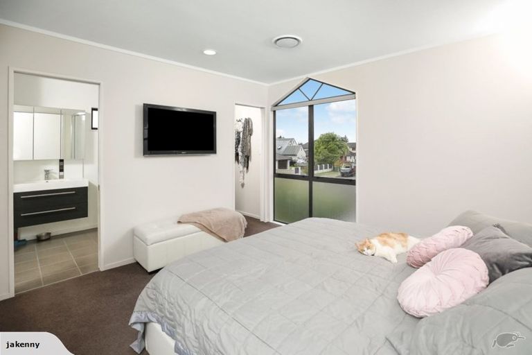 Photo of property in 35 Keswick Crescent, Huntington, Hamilton, 3210