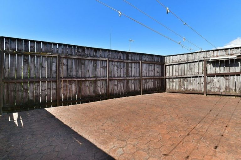 Photo of property in 1/30 Fairway Avenue, Red Beach, 0932