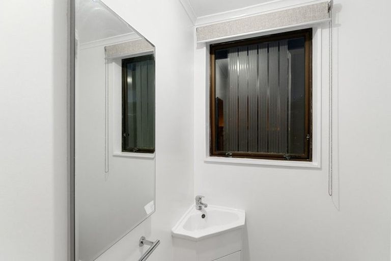 Photo of property in 34 Karaka Street, Helensville, 0800