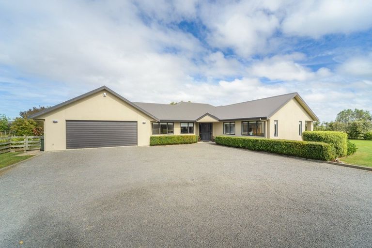 Photo of property in 25 Riverview Lane, Ashhurst, Palmerston North, 4470
