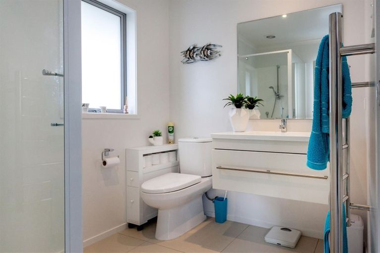 Photo of property in 104 Seabreeze Lane, Whangamata, 3620