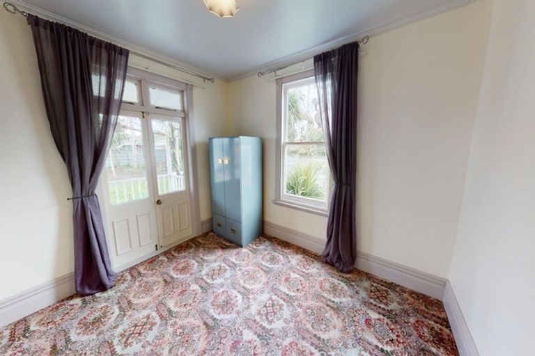 Photo of property in 140 Russell Street, Palmerston North, 4414