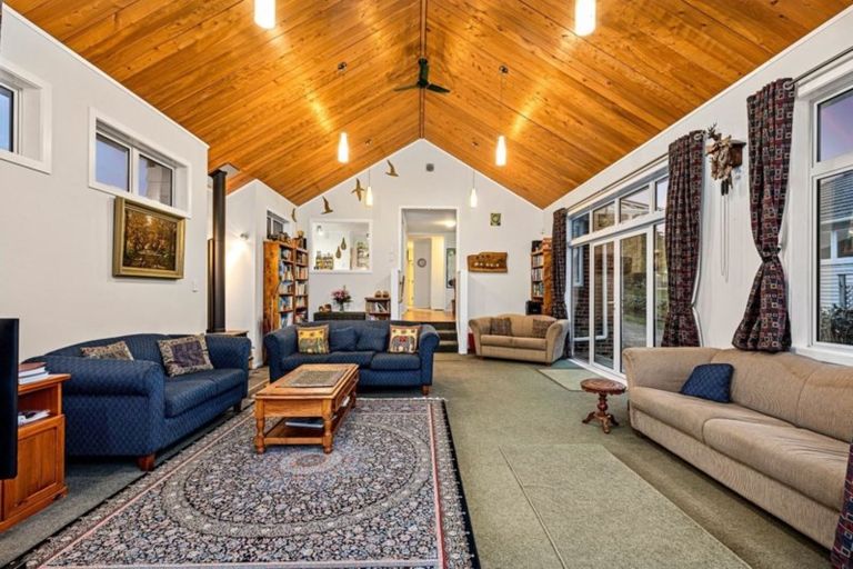 Photo of property in 16 Tiki Street, New Lynn, Auckland, 0600