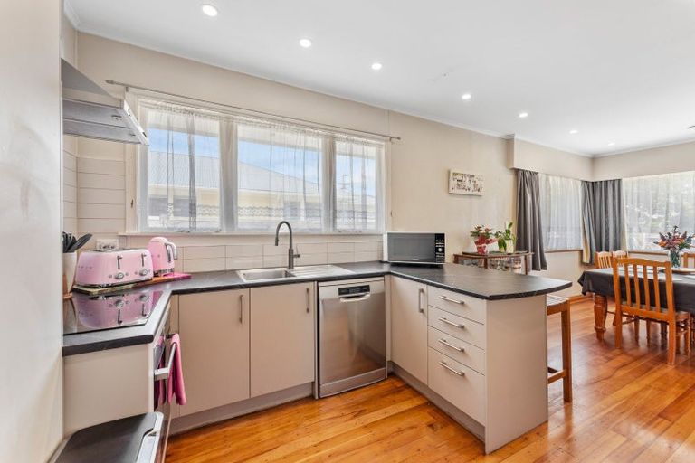 Photo of property in 27 Epuni Street, Hutt Central, Lower Hutt, 5011