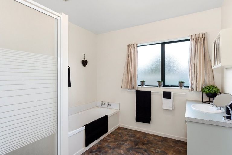 Photo of property in 63 Kane Road, Papamoa Beach, Papamoa, 3118