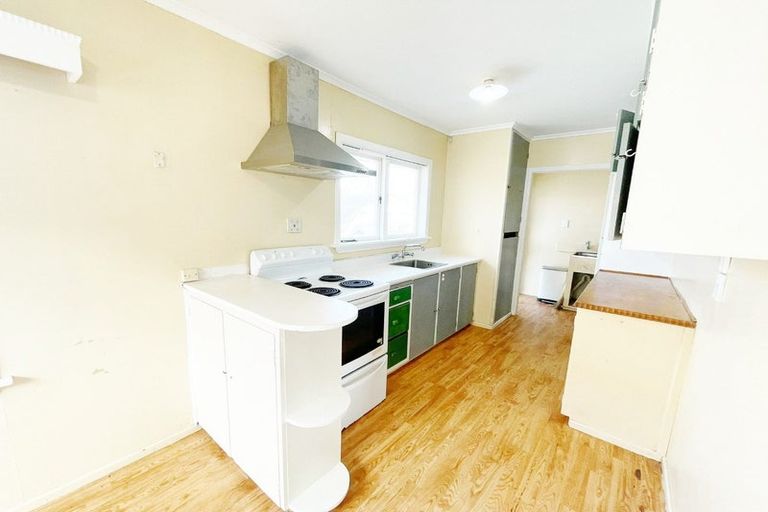 Photo of property in 35 Exmouth Road, Northcote, Auckland, 0627