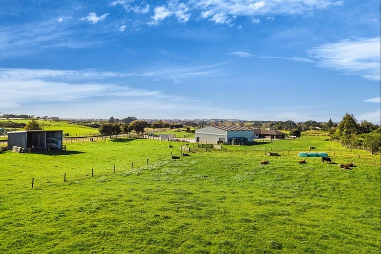 Photo of property in 115 Holmes Road, Waiuku, 2682