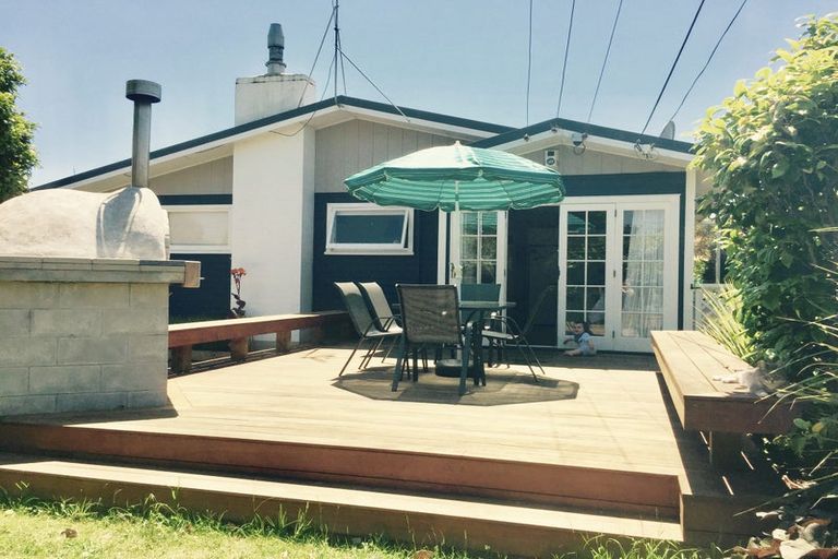 Photo of property in 13 Vaucluse Avenue, Paraparaumu Beach, Paraparaumu, 5032