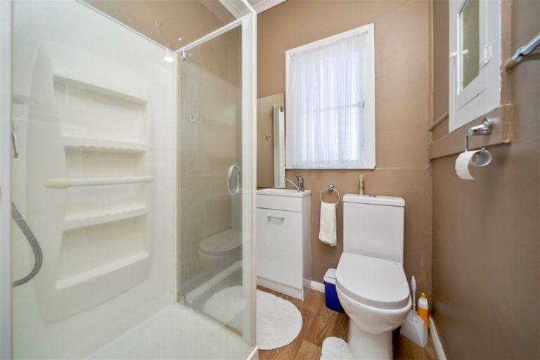 Photo of property in 10 Leicester Street, Patea, 4520