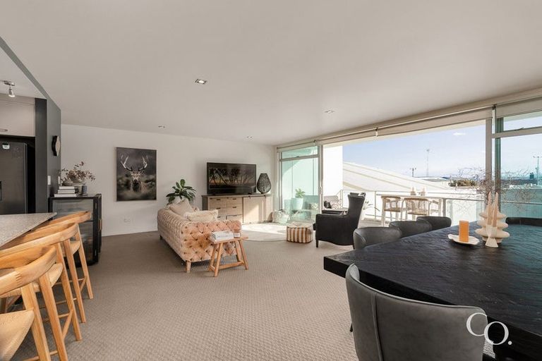 Photo of property in Palm Cove Apartments, 201/6 Tawa Street, Mount Maunganui, 3116