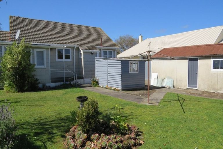 Photo of property in 42 Tweed Street, Roslyn, Palmerston North, 4414