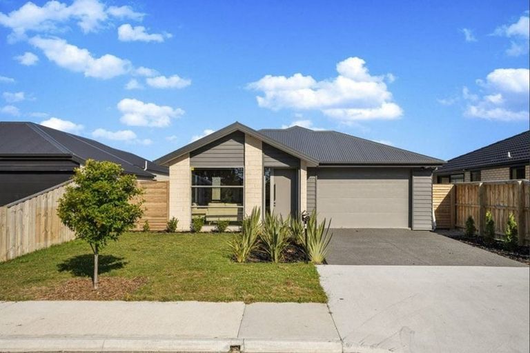 Photo of property in 20 Crossley Avenue, Woodend, 7610