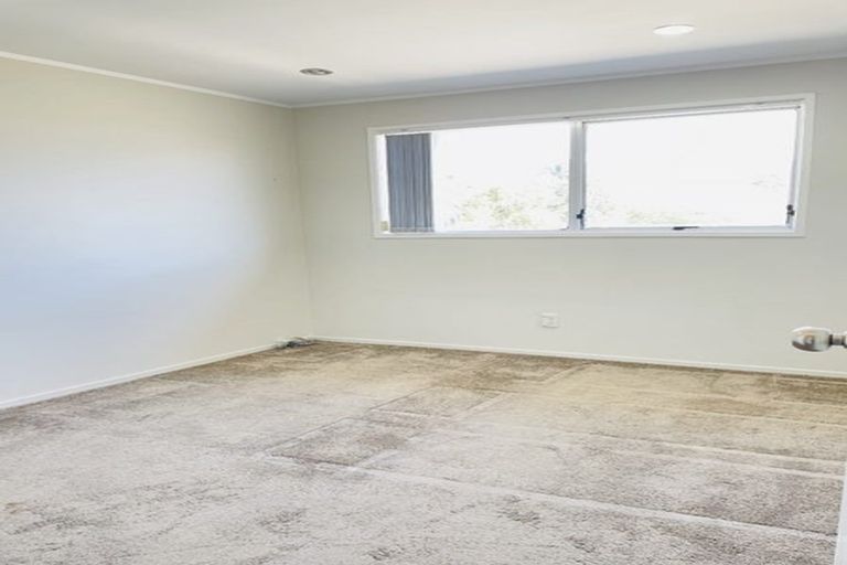 Photo of property in 16 Nan Place, Pakuranga Heights, Auckland, 2010