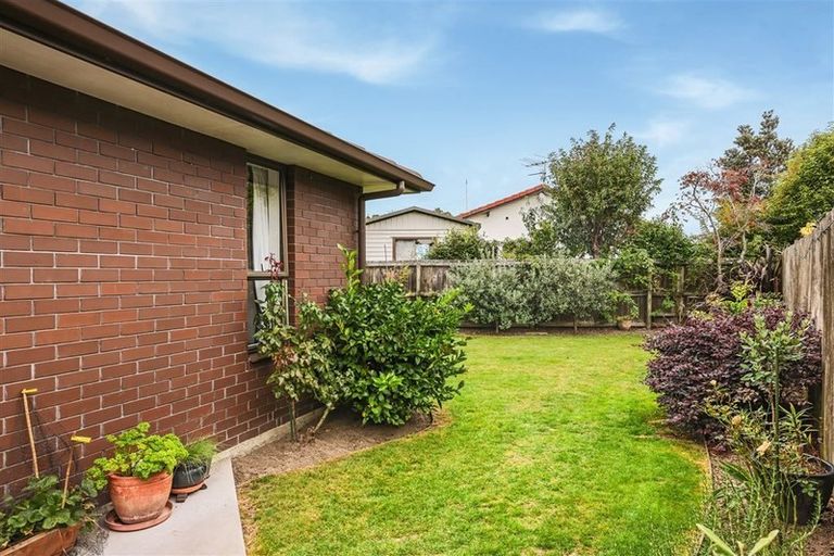Photo of property in 6 Applewood Place, Casebrook, Christchurch, 8051