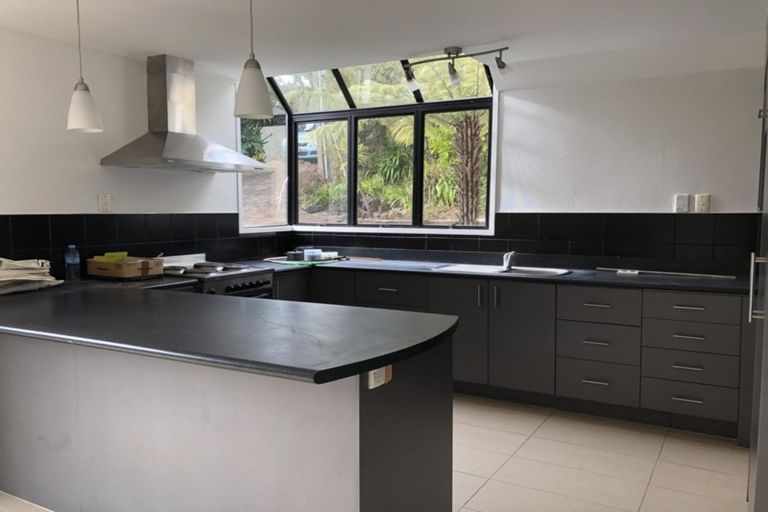 Photo of property in 117a Browns Bay Road, Browns Bay, Auckland, 0630