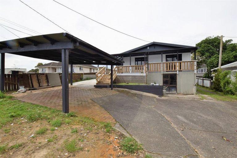 Photo of property in 1/112 View Road, Sunnyvale, Auckland, 0612