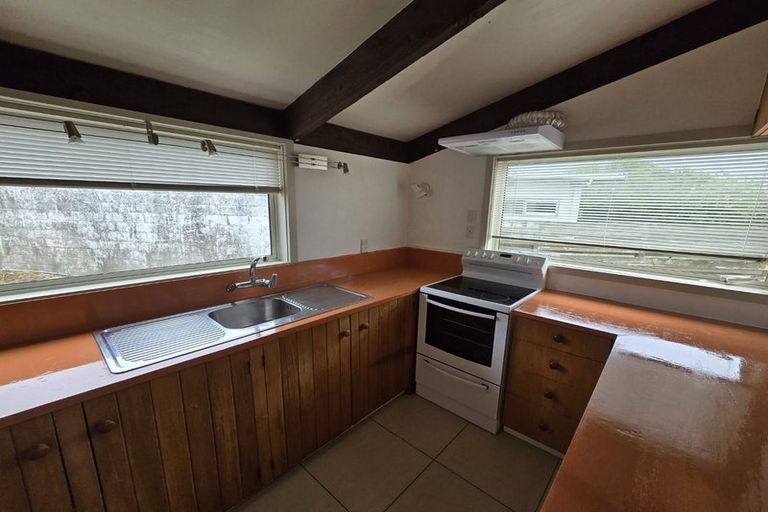 Photo of property in 3 Glamorgan Street, Northland, Wellington, 6012