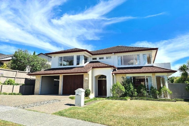 Photo of property in 21 Dunvegan Rise, East Tamaki Heights, Auckland, 2016