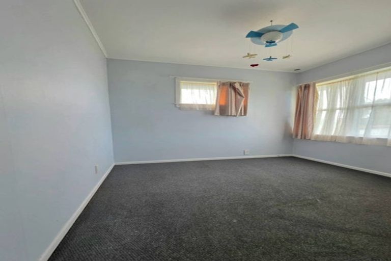 Photo of property in 9 Reiman Street, New Lynn, Auckland, 0600