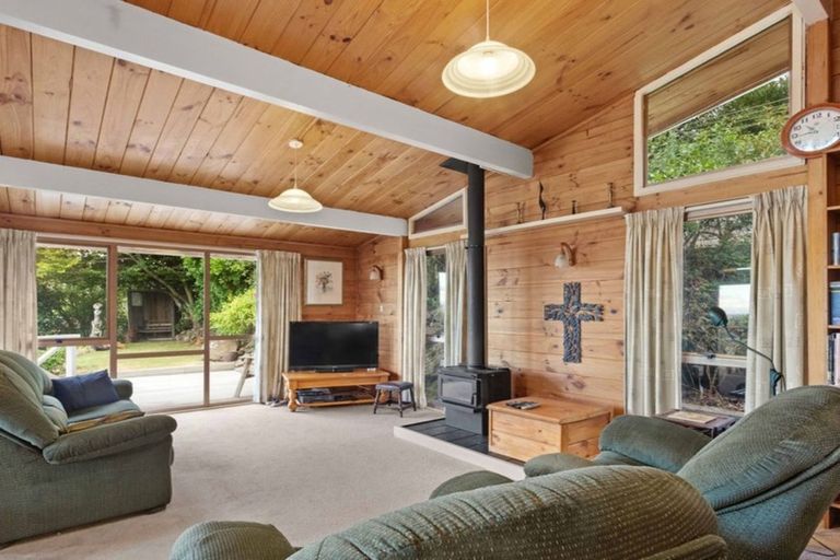 Photo of property in 33 Janice Place, Mount Pleasant, Christchurch, 8081