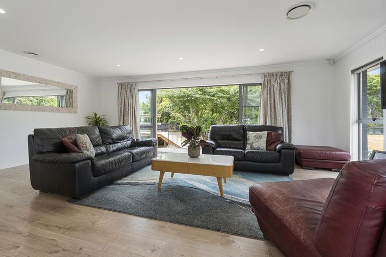 Photo of property in 395 Main Road, Huapai, Kumeu, 0810