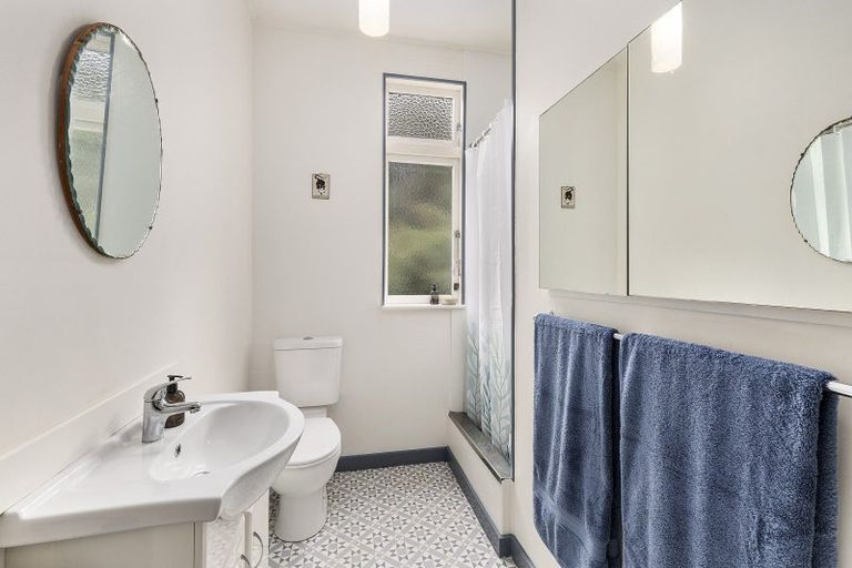 Photo of property in 11 Mitchell Street, Brooklyn, Wellington, 6021