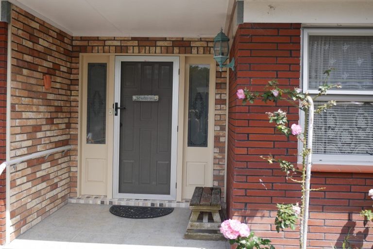 Photo of property in 6 Birdie Place, Red Beach, 0932