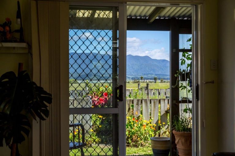 Photo of property in 95 Lake Ferry Road, Lake Ferry, Featherston, 5772