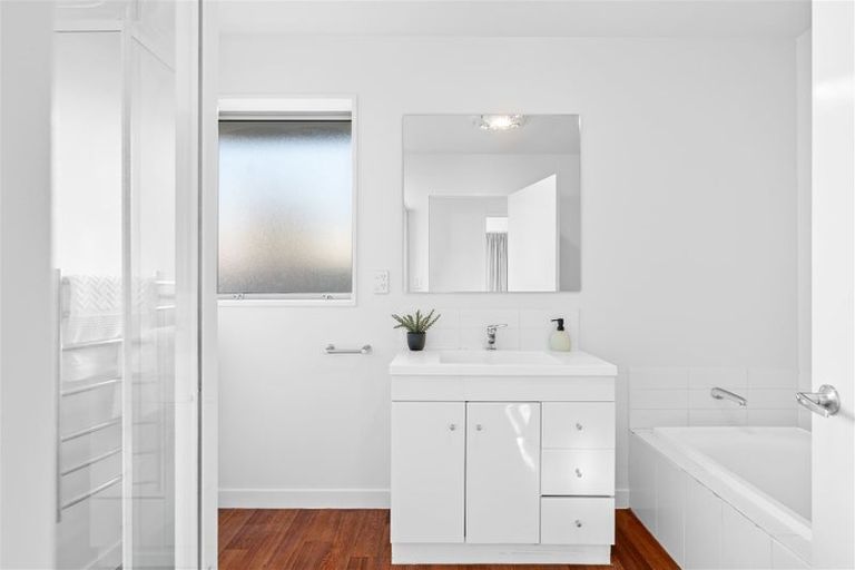 Photo of property in 98 Gilberthorpes Road, Hei Hei, Christchurch, 8042