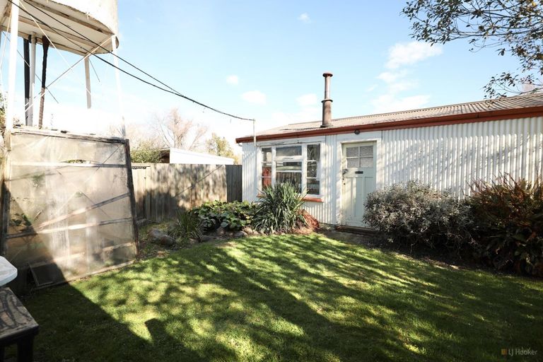 Photo of property in 69 Main North Road, Geraldine, 7930