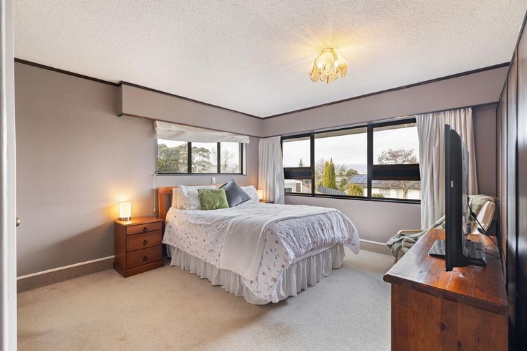Photo of property in 55 Rhodes Drive, Kelvin Grove, Palmerston North, 4414