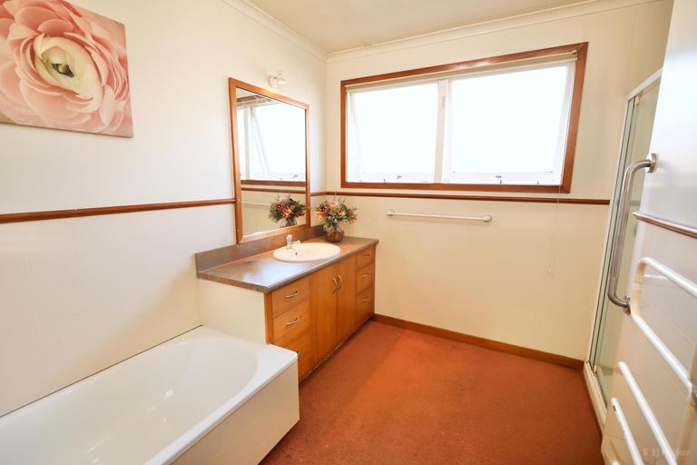 Photo of property in 69 Main North Road, Geraldine, 7930