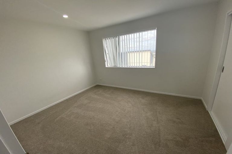 Photo of property in 15b Crestview Rise, Papakura, 2110