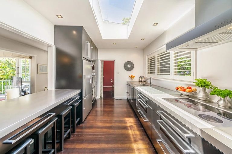 Photo of property in 9 Chatsworth Road, Silverstream, Upper Hutt, 5019