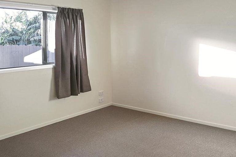 Photo of property in 24 Rock Daisy Crescent, Mangere, Auckland, 2022