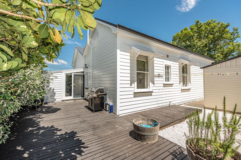 Photo of property in 24 Brassey Road, Saint Johns Hill, Whanganui, 4500