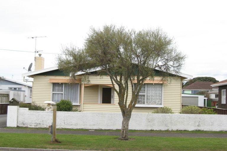 Photo of property in 21 Ropiha Street, Fitzroy, New Plymouth, 4312