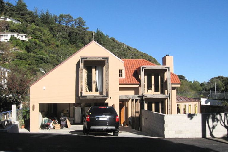 Photo of property in 6 Rona Street, Eastbourne, Lower Hutt, 5013