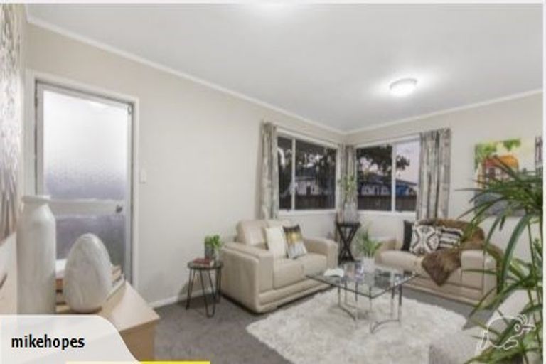 Photo of property in 1/76a Mckenzie Road, Mangere Bridge, Auckland, 2022