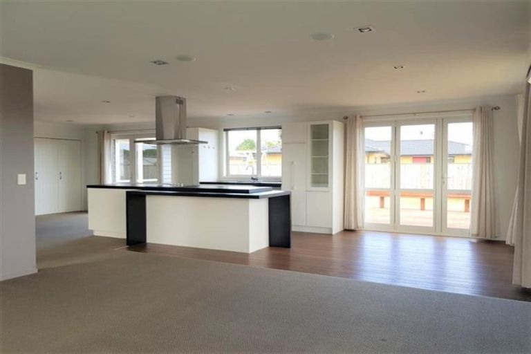 Photo of property in 4 Rawiri Drive, Bell Block, New Plymouth, 4312