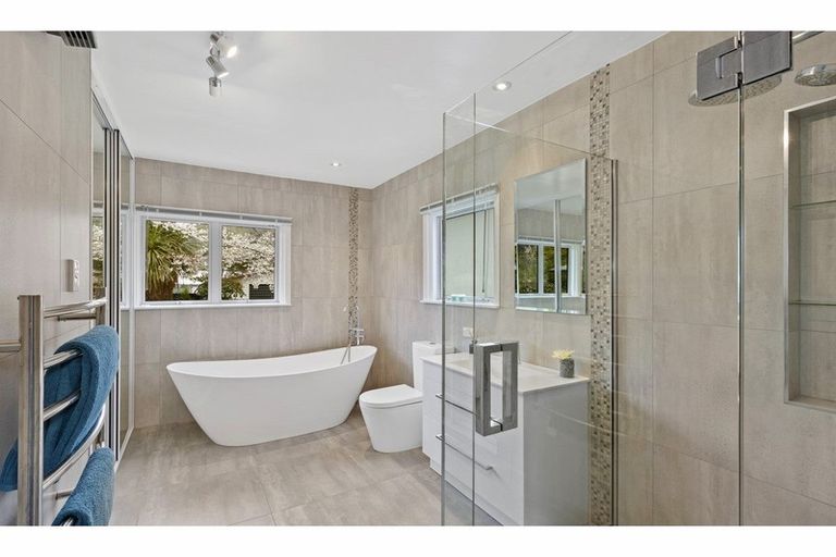 Photo of property in 36 Centaurus Road, Cashmere, Christchurch, 8022