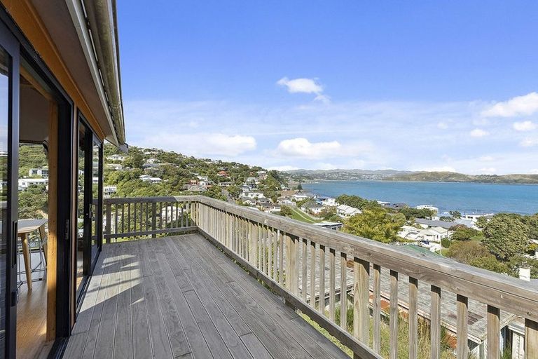 Photo of property in 13 Airlie Road, Plimmerton, Porirua, 5026