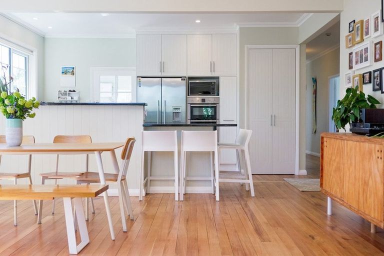 Photo of property in 1 Rosetta Road, Raumati South, Paraparaumu, 5032