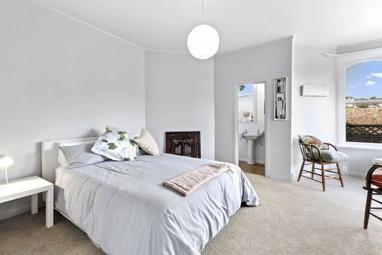 Photo of property in 29b North Terrace, Kelburn, Wellington, 6012